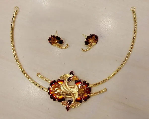 Purabi_Jewels_Gold_Polish_Maroon_Flower_Design_Hasli_Necklace_Set