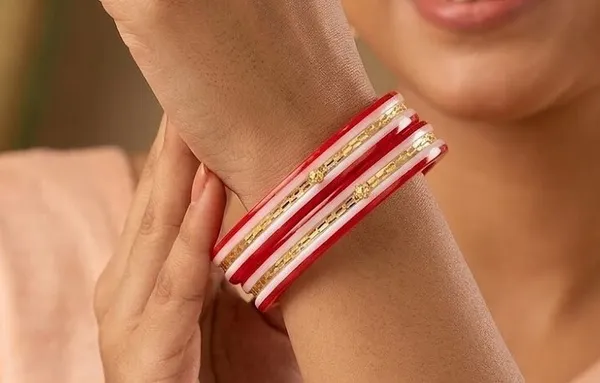 Purabi_Jewels_Premium_3-in-1_Resin_Gold_Plated_Shakha_Pola_Fusion_Bangle_Set_for_Women_–_Elegant_Red_&_White_Plastic_Finish_Handcrafted_Ethnic_Bracelet_Set_–_Perfect_Traditional_Statement_Jewelry_for_Parties,_Weddings_&_Festive_Wear