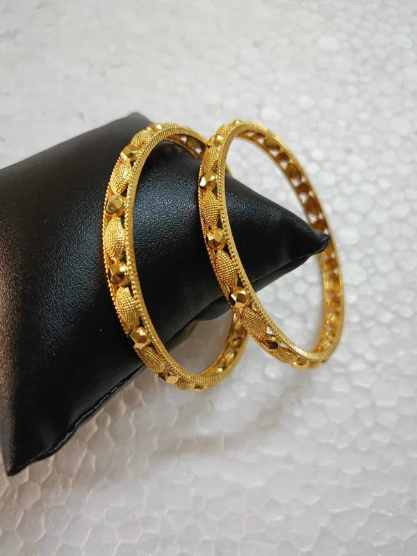 Purabi_Jewels_Gold_Plated_Copper_Bangle_Set_–_Traditional_Trending_Design_for_Daily_&_Festive_Wear