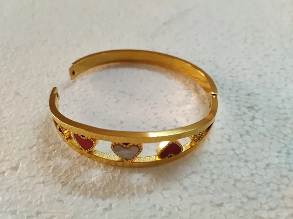 Multicolor_Alloy_Gold-Plated_Bangle_Set_For_Women_&_Girls
