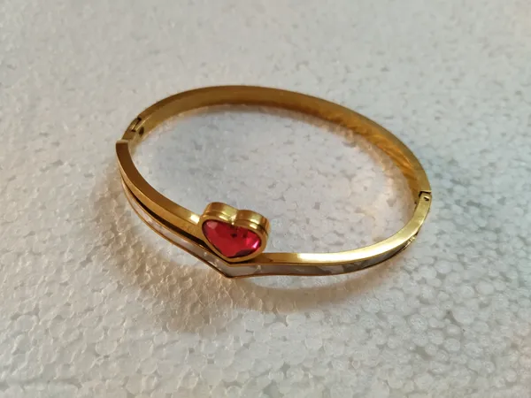 Red_Alloy_Gold-Plated_Bangle_Set_For_Women_&_Girls