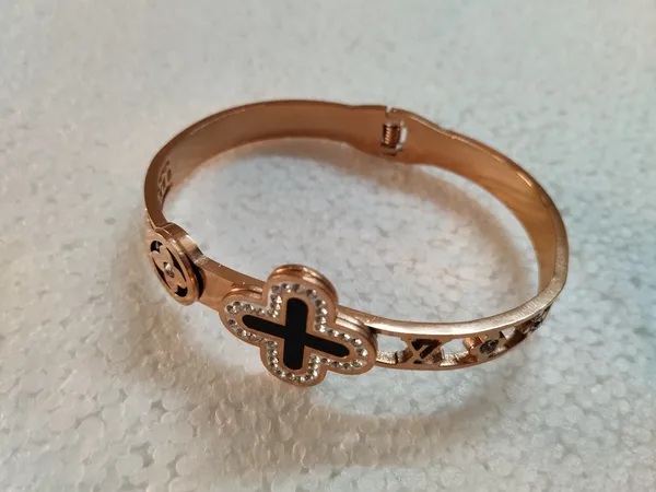 Alloy_Gold-Plated_Bangle_Set_For_Women_&_Girls