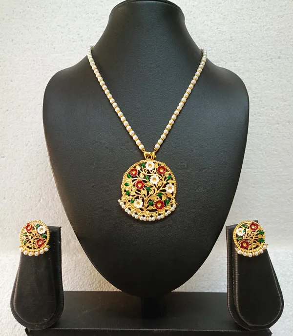 Purabi_Jewels_Gold_Plated_Meena_Pendant_Necklace_Set_for_Women_&_Girls_|_Round_Flower_Design_with_Pearl_Moti_Work_|_Traditional_Ethnic_Jewellery_Set_for_Festive_&_Wedding_Wear
