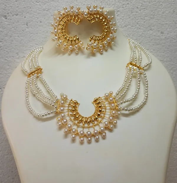 Purabi_Jewels_Gold_Plated_Pearl_Moti_Half_Circle_Chand_Deign_Lohori_Choker_Jewellery_Set_for_Women_and_Girls