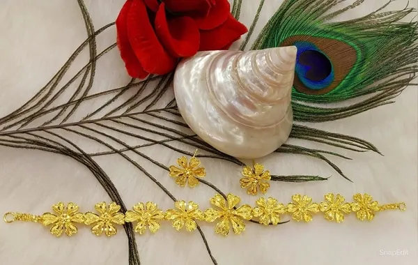 Brass_Gold-Plated_Trending_Earring_&_Necklace_Set_For_Women_&_Girls
