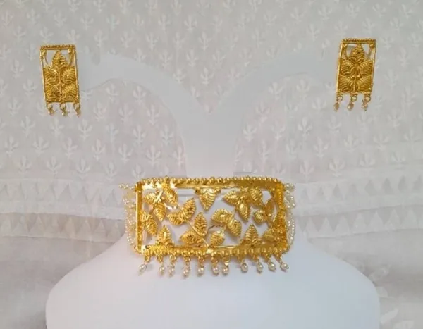 Gold_Brass_Gold-Plated_Trending_Earring_&_Necklace_Set_For_Women_&_Girls