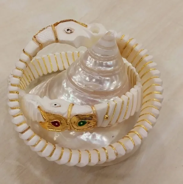 Jewels_Hati_Mukh_Elephant_Mouth_Design_Meenakari_Original_Shakha_Badhano_Bandhani_with_Gold_Plating_for_Women_Yellow_Gold_Pola_Bangles/Gold_Handmade_Chudi/Wedding_Chooda_for_Women_(Set_of_2pcs,_6mm_Broad)_-_White