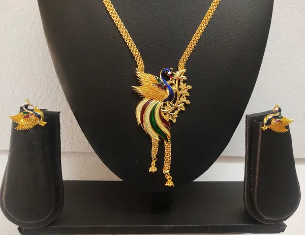 Brass_Gold-Plated_Trending_Earring_&_Necklace_Set_For_Women_&_Girls