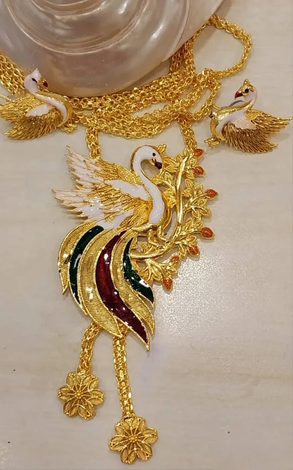 Purabi_jewels_Brass_Gold-plated_Duck_Hans_Design_Pendant_Tiechain_Necklace_with_Earrings_Jewel_Set