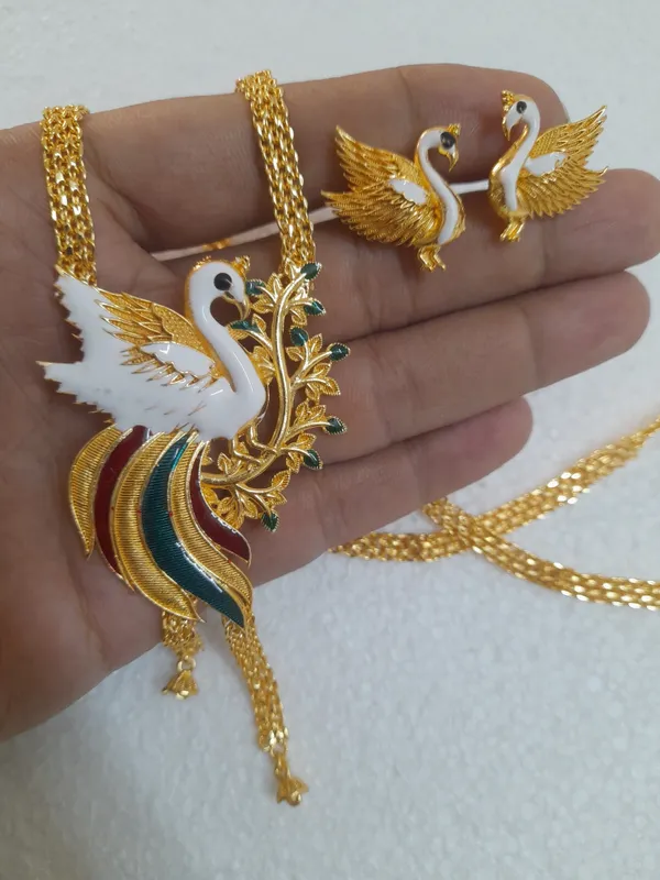 Purabi_jewels_Brass_Gold-plated_Duck_Hans_Design_Pendant_Tiechain_Necklace_with_Earrings_Jewel_Set