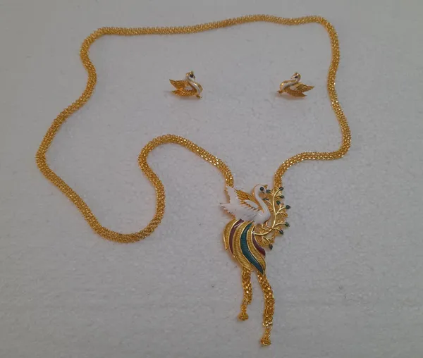 Purabi_jewels_Brass_Gold-plated_Duck_Hans_Design_Pendant_Tiechain_Necklace_with_Earrings_Jewel_Set