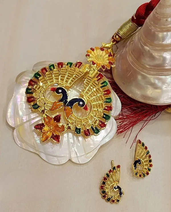 Gold_Shell_Gold-Plated_Earring_&_Necklace_Set_For_Women_&_Girls