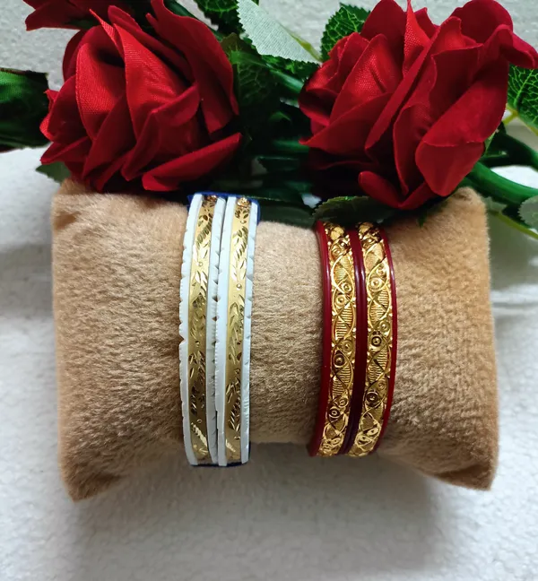 Purabi_Jewels_Original_Shakha_Badhano_and_Acrylic_Red_Pola_Badhano_with_Gold_Plating_for_Women/Gold_Plated_Shakha_Pola_Bengali_Bangles_for_Married_Women_(Set_of_4_pcs,_6mm_Broad)_-_White_and_Red