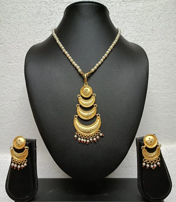 Purabi_Jewels_Mughal_Jewellery_Chandbali_Pearl_Gold_Plated_Set_for_Women_and_Girls
