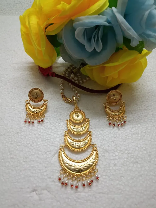 Purabi_Jewels_Mughal_Jewellery_Chandbali_Pearl_Gold_Plated_Set_for_Women_and_Girls
