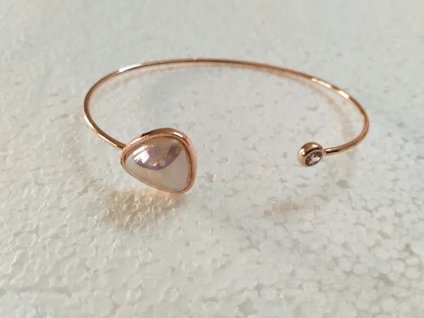 White_Stainless_Steel_Gold-Plated_Bangle_Set_For_Women_&_Girls