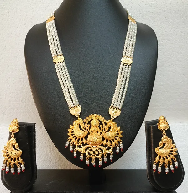 Purabi_Jewels_Gold_Plated_Auspicious_Goddess_Laxmi/_Lakshmi_with_Double_Peacock_Latest_Design_Pearl_Moti_Choker_Jewellery_Necklace_Set_for_Women_and_Girls