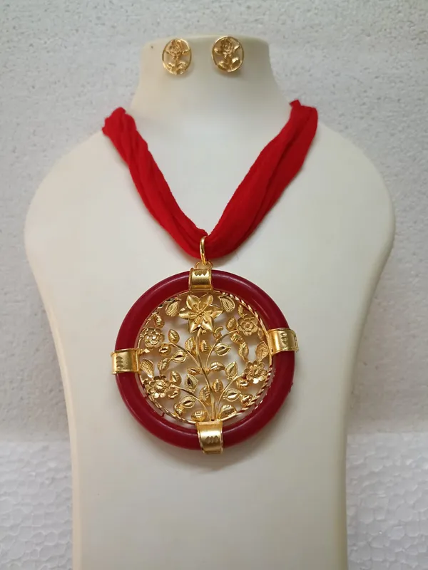 Purabi_Jewels_1_Gram_Gold_Plated_Floral_Red_Pola_Necklace_Set_With_Earrings_Bengali_Ethnic_Style_Choker_Length_Women_Girls_Flower_Design
