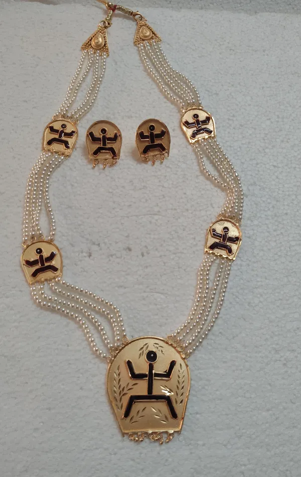 Purabi_Jewels_Alloy_Gold-plated_Kulo_with_Swastik_Design_Pearl_Moti_Sitahar_Gold_Necklace_Jewellery_Set