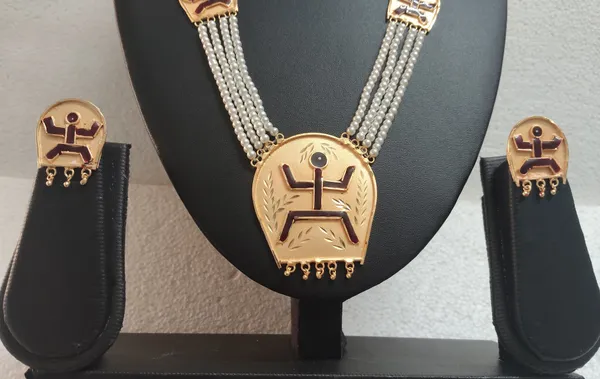 Purabi_Jewels_Alloy_Gold-plated_Kulo_with_Swastik_Design_Pearl_Moti_Sitahar_Gold_Necklace_Jewellery_Set