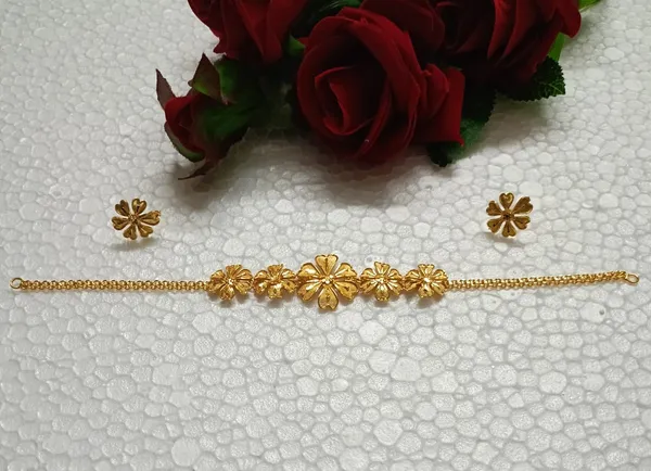 Purabi_Jewels_Brass_Gold-plated_Golden_Colour_Unique_Five_Flower_Designer_Chick_Choker_Jewellery_Set_for_Women_and_Girls
