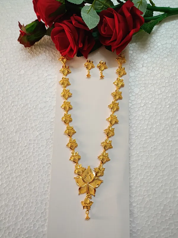 Purabi_Jewels_Gold_Plated_Ethnic_Multistrand_Pearls_Flower_Design_Choker_Chick_Necklace_&_Earring_Set_For_Women_and_Girls