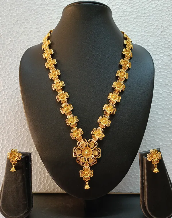 Purabi_Jewels_Gold_Plated_Ethnic_Multistrand_Pearls_Flower_Design_Choker_Chick_Necklace_&_Earring_Set_For_Women_and_Girls