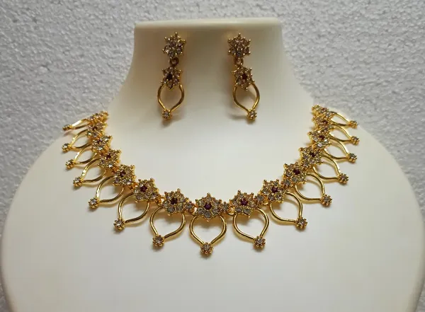 Purabi_Jewels_Gold-Plated_Floral_Necklace_&_Earrings_Set_with_Pink_Stone_Accents_for_Women_and_Girls