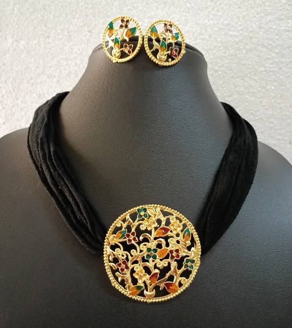 Purabi_Jewels_Gold_Plated_Meena_Round_New_Flower_Necklace_Jewellery_Set_for_Women_and_Girls