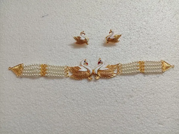 Purabi_Jewels_Gold_Plated_White_Double_Swan_Design_Pearl_Moti_Chic_Choker_Jewellery_Set_for_Women_and_Girls