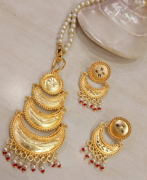 Purabi_Jewels_Mughal_Jewellery_Chandbali_Pearl_Gold_Plated_Set_for_Women_and_Girls