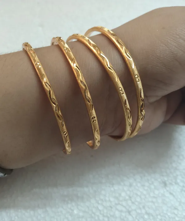 Purabi_Jewels_Stylish_Party_Wear_Bangles_Set_Of_4_Gold-Plated_Classic_Textured_Handcrafted_Bangles