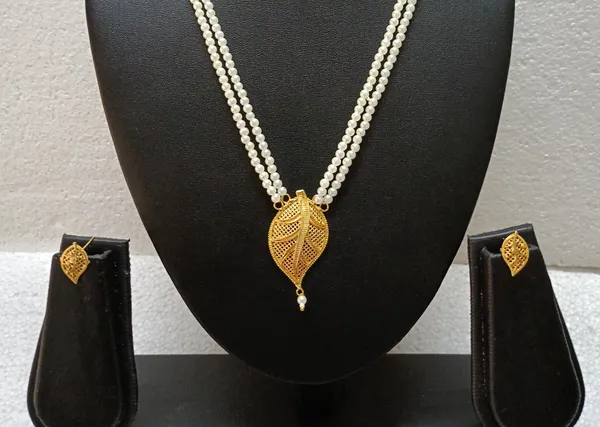 Purabi_Jewels_Trending_Double_Line_Pearl_Necklace_with_Gold_Plated_Pendant_Unique_Leaf_Design_Jewellery_Set_for_Women_and_Girls