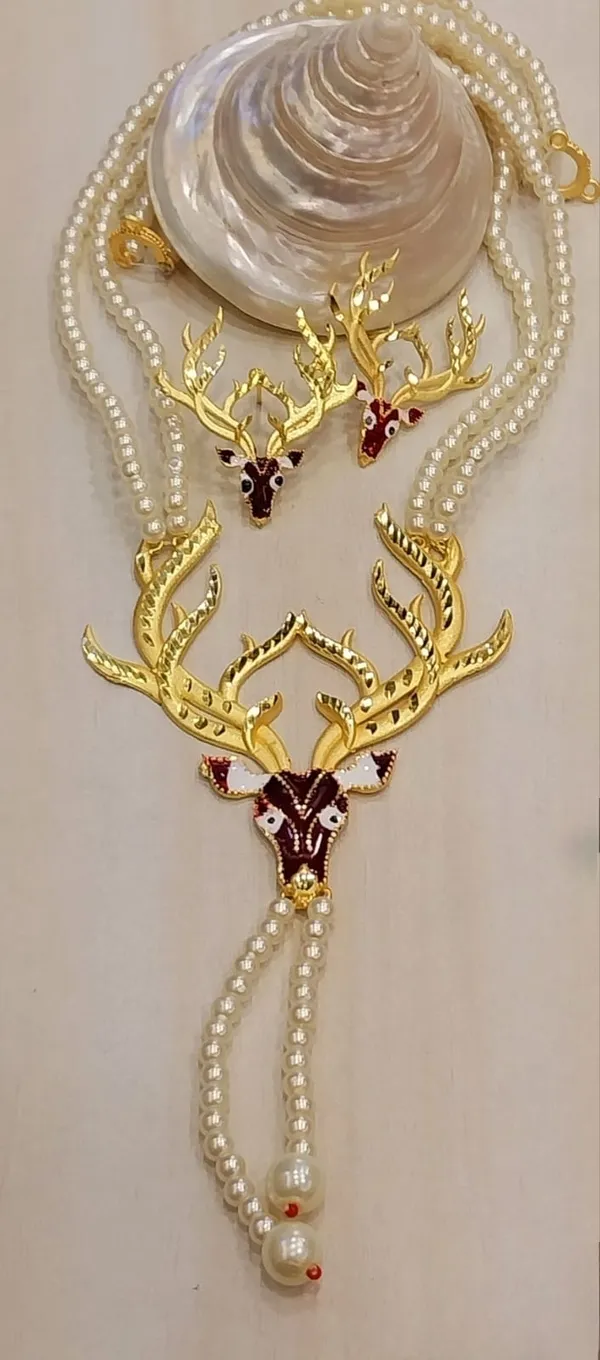 Purabi_Jewels_Pearl_Moti_Reindeer_Design_Choker_Necklace_Set_with_Matching_Earrings_for_Women_and_Girls