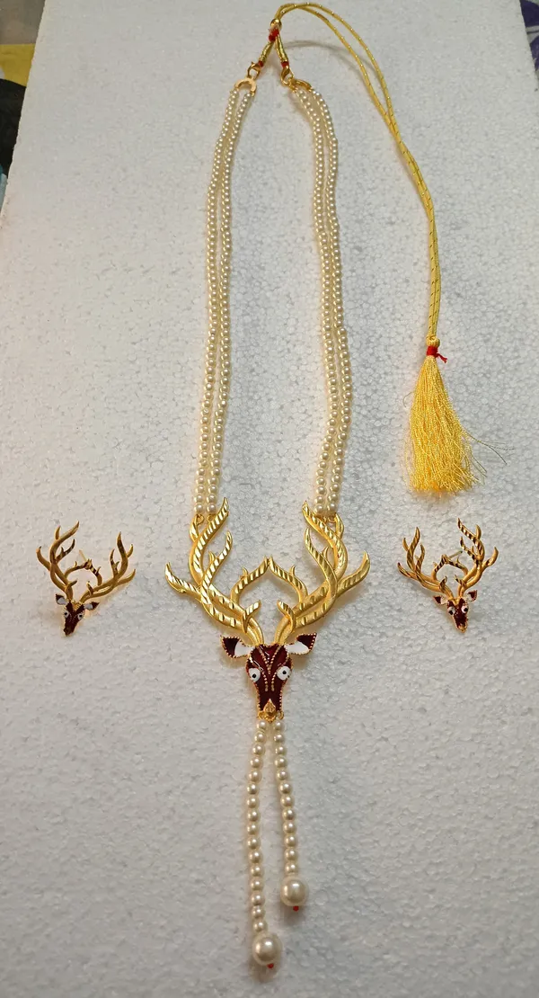 Purabi_Jewels_Pearl_Moti_Reindeer_Design_Choker_Necklace_Set_with_Matching_Earrings_for_Women_and_Girls
