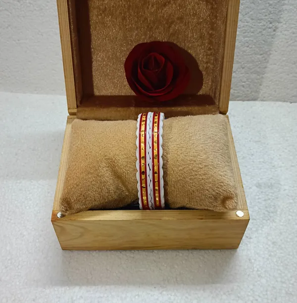 Purabi_Jewels_Gold_Plated_Original_Shakha_Bandhano_with_Red_Pola_Fusion_?_Latest_Design_Traditional_Bengali_Bangles_Set_for_Women_(White,_Red_?_Wedding_Jewellery)
