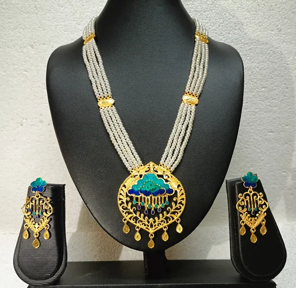 Purabi_Jewels_Gold_Plated_Blue_Chandbali_Ranihar_Set_with_Pearl_Moti_work_for_Women_and_Girls