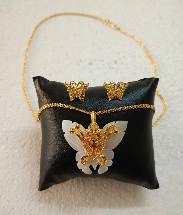 Gold_Plated_Brass_Unique_Butterfly_Design_on_Shell_Pendant_with_Matching_Earrings_Necklace_Set