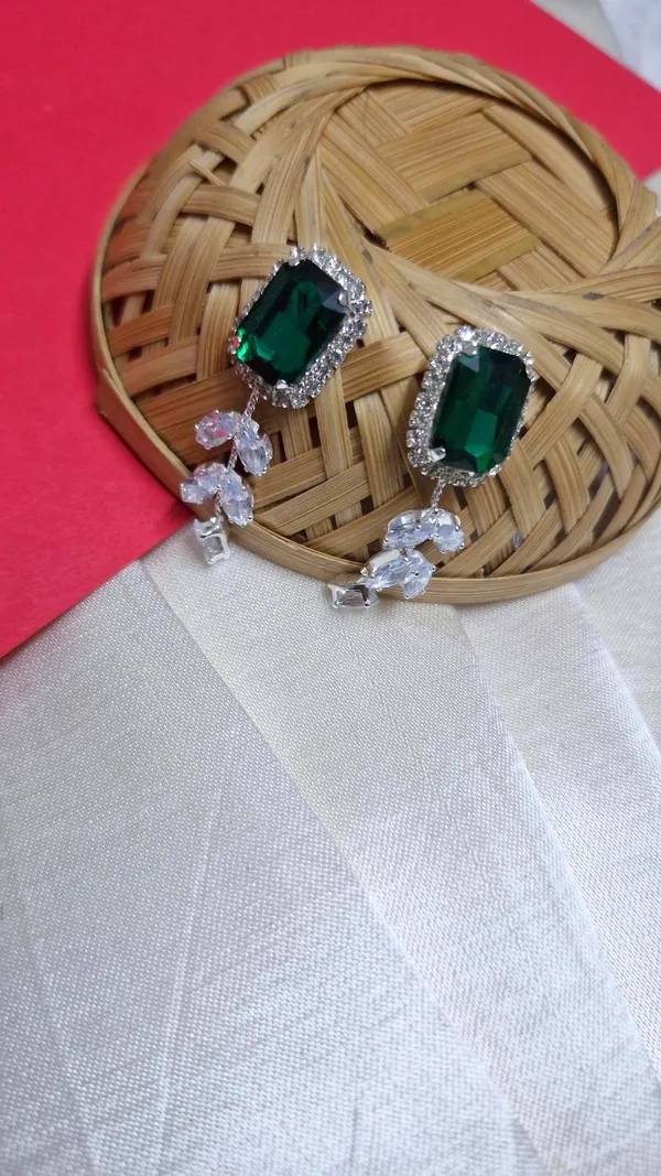 Silver_Plated_Green_American_Diamond_Necklace_Set_With_Earrings_For_Women