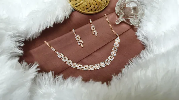 Rose_Gold_Crystal_Diamond_Set_With_Earrings_For_Women