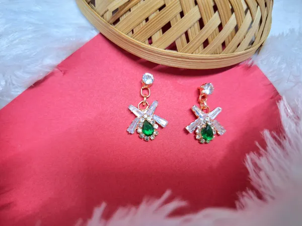 Green_Crystal_And_American_Diamond_Set_With_Earrings_For_Women