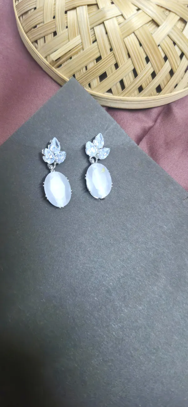 Grey_American_Diamond_Set_With_Crystal_And_Earrings_For_Women