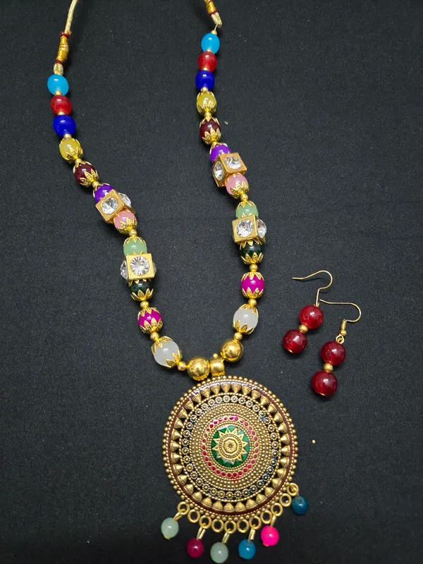 Gold_Plated_Hand_Crafted_Multicolour_String_Necklace_Set_With_Earings