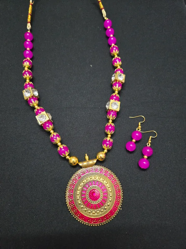 Gold_Plated_Hand_Crafted_Pink_String_Necklace_Set_With_Earings