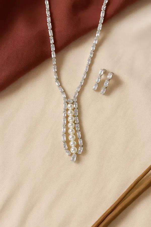 Silver_Crystal_Chain_And_Pearls_Necklace_With_Earrings_For_Women