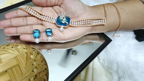 Rose_Gold_Platted_Blue_Single_Crystal_Diamond_And_Pearl_Set_With_Earrings_For_Women