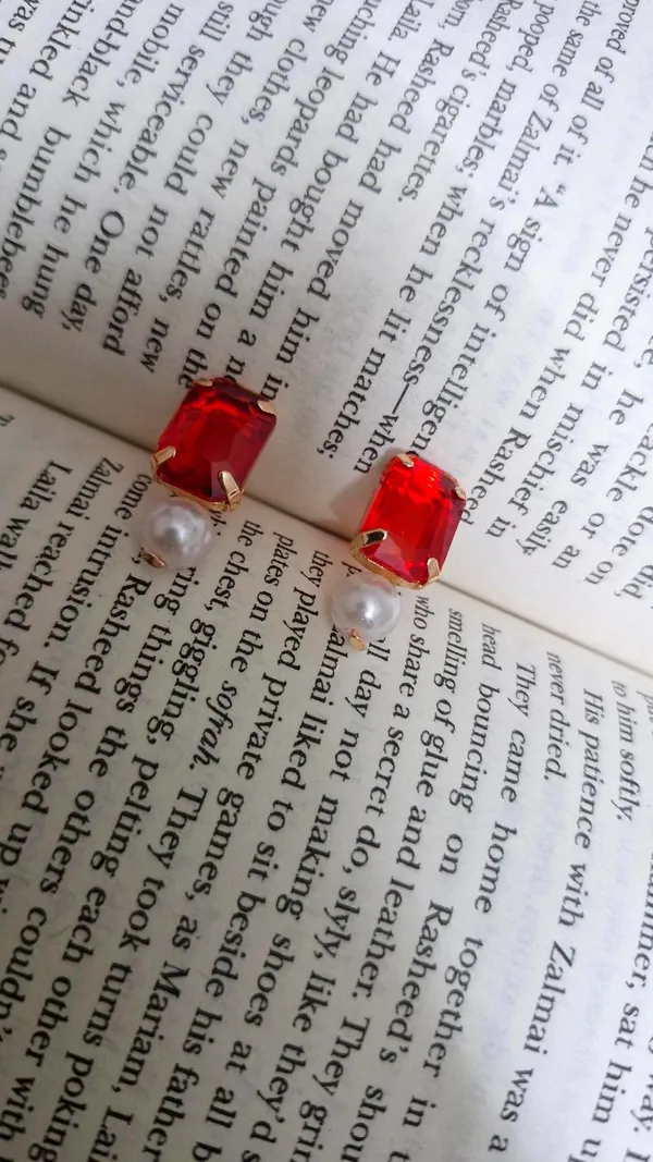 Rose_Gold_Platted_Red_Single_Crystal_Diamond_And_Pearl_Set_With_Earrings_For_Women