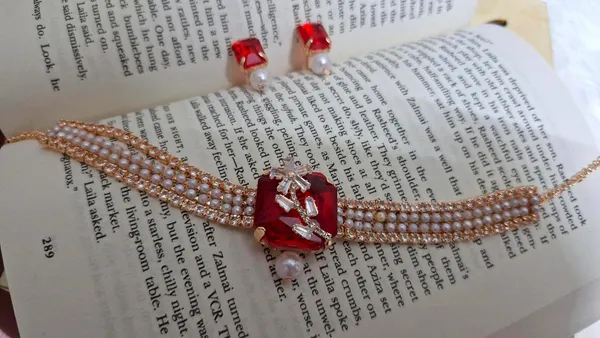 Rose_Gold_Platted_Red_Single_Crystal_Diamond_And_Pearl_Set_With_Earrings_For_Women