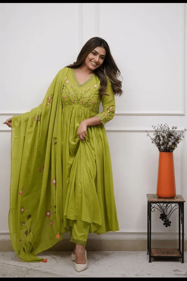 Green_Cotton_Neck_Embroidery_Kurta_Pant_&_Dupatta_Set