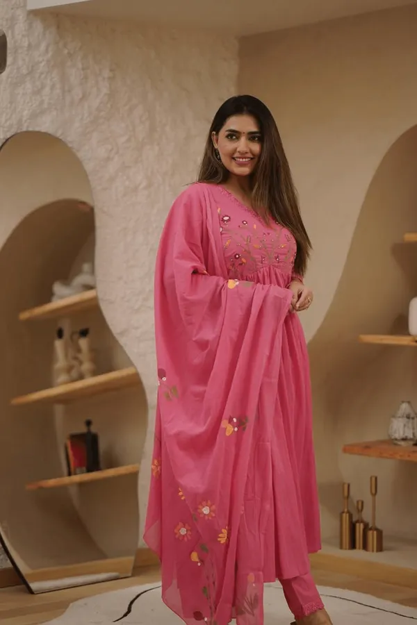 Pink_Cotton_Neck_Embroidery_Kurta_Pant_&_Dupatta_Set